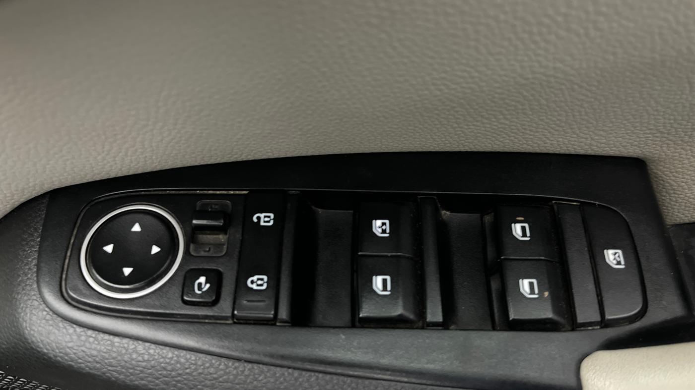 2020 KIA SELTOS HTX IVT 1.5 PETROL, Petrol, Automatic, 79,929 km, Driver Side Door Panels Control
