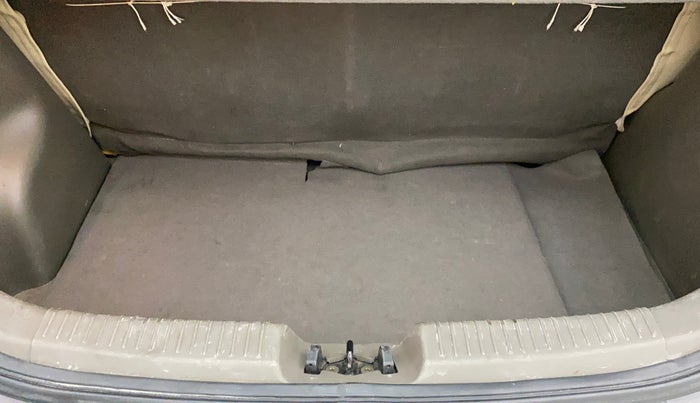 2012 Hyundai i10 SPORTZ 1.2, Petrol, Manual, 1,24,792 km, Boot Inside