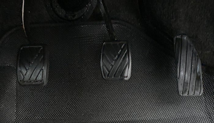 2017 Maruti Wagon R 1.0 LXI CNG, CNG, Manual, 78,954 km, Pedals