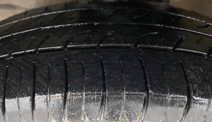 2017 Maruti Wagon R 1.0 LXI CNG, CNG, Manual, 78,954 km, Left Front Tyre Tread