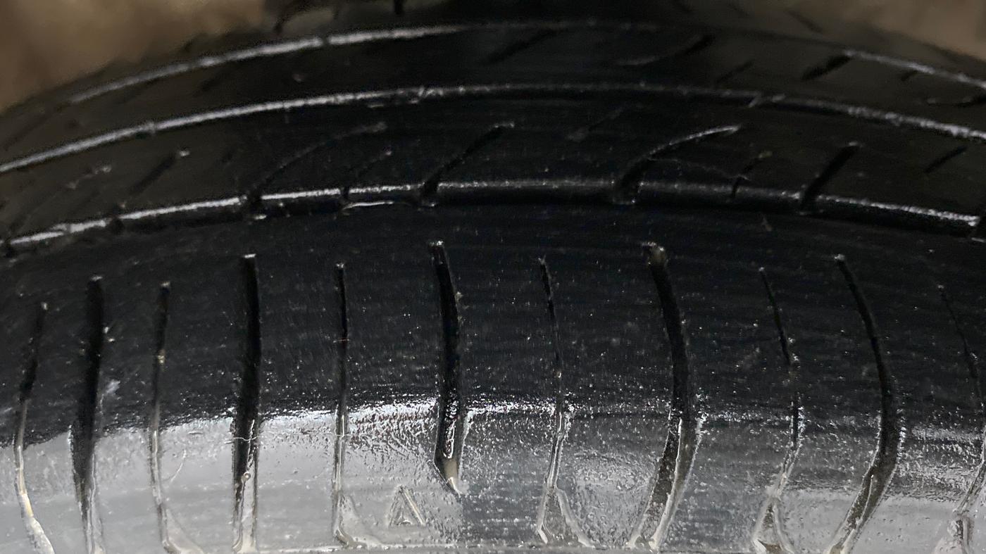 2017 Maruti Wagon R 1.0 LXI CNG, CNG, Manual, 78,954 km, Right Front Tyre Tread