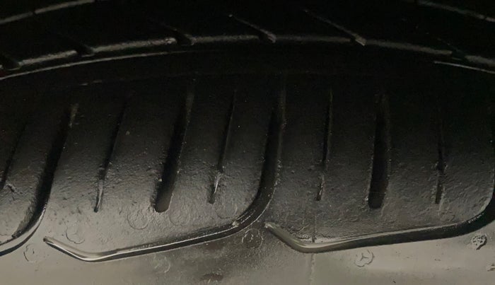 2021 Hyundai NEW I20 ASTA (O) 1.2 MT, Petrol, Manual, 69,787 km, Right Rear Tyre Tread