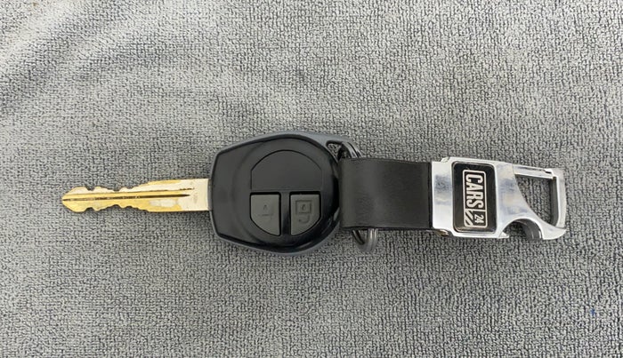 2012 Maruti Swift VXI, CNG, Manual, 53,950 km, Key Close Up