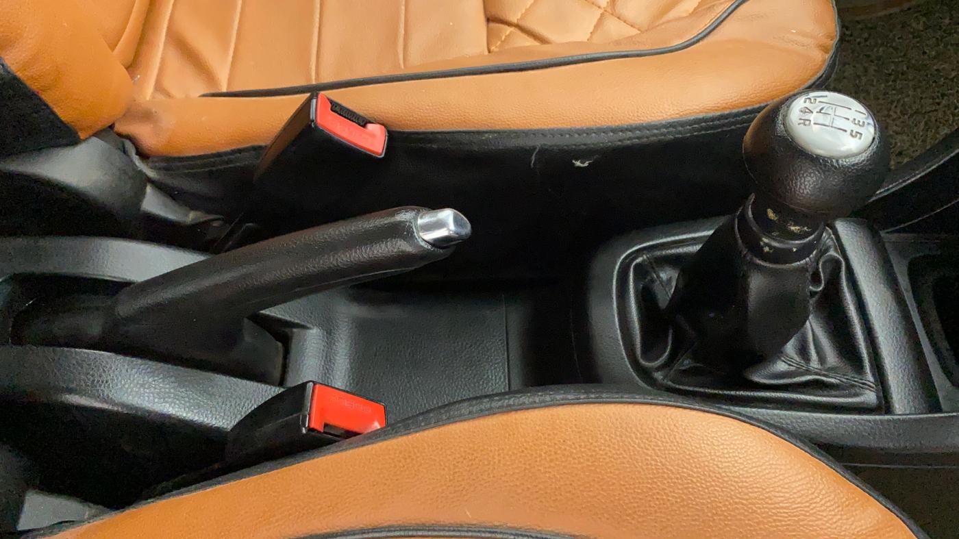 2012 Maruti Swift VXI, CNG, Manual, 53,950 km, Gear Lever