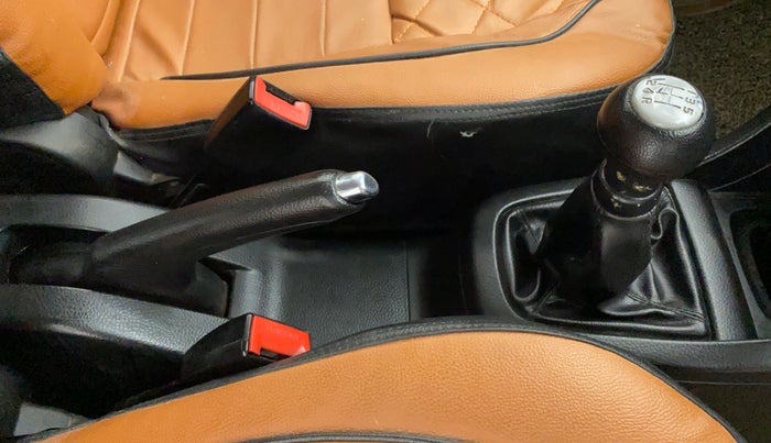 2012 Maruti Swift VXI, CNG, Manual, 53,950 km, Gear Lever