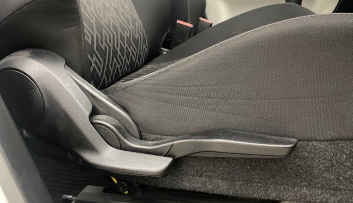 2023 Maruti IGNIS ALPHA 1.2, Petrol, Manual, 7,915 km, Driver Side Adjustment Panel