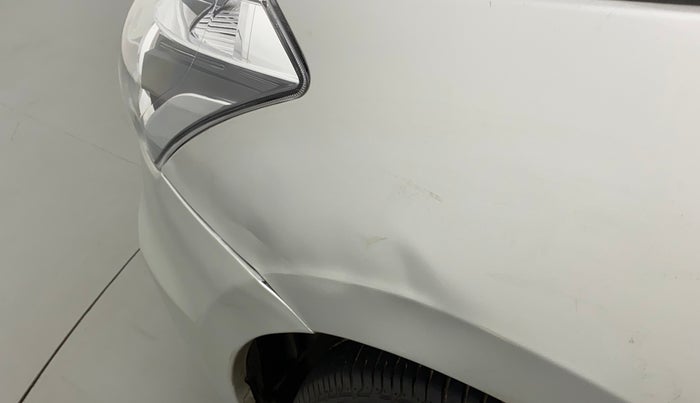 2015 Maruti Ciaz ZXI+, Petrol, Manual, 68,708 km, Left fender - Slightly dented