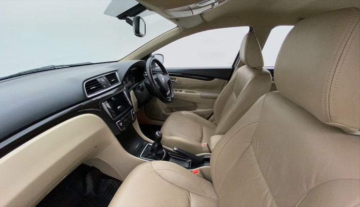 2015 Maruti Ciaz ZXI+, Petrol, Manual, 68,708 km, Right Side Front Door Cabin