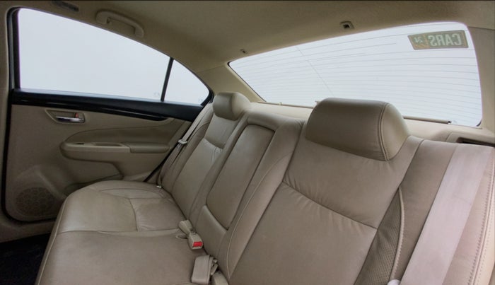2015 Maruti Ciaz ZXI+, Petrol, Manual, 68,708 km, Right Side Rear Door Cabin