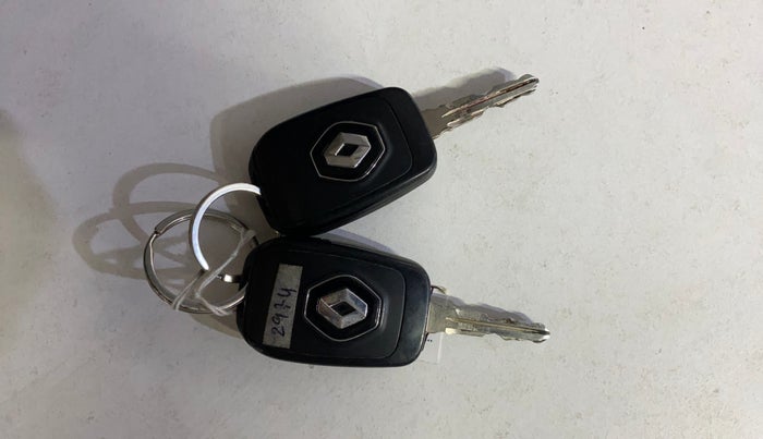 2020 Renault Duster RXZ 1.5 PETROL MT, Petrol, Manual, 50,715 km, Key Close Up