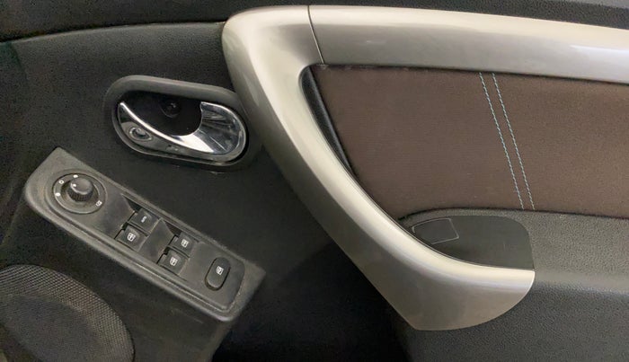 2020 Renault Duster RXZ 1.5 PETROL MT, Petrol, Manual, 50,715 km, Driver Side Door Panels Control