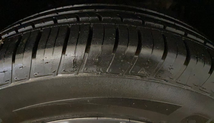 2020 Renault Duster RXZ 1.5 PETROL MT, Petrol, Manual, 50,715 km, Right Front Tyre Tread