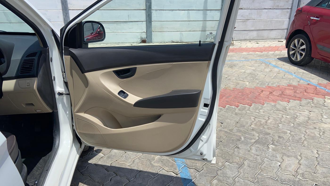 2018 Hyundai Eon ERA +, Petrol, Manual, 61,857 km, Driver Side Door Panels Control