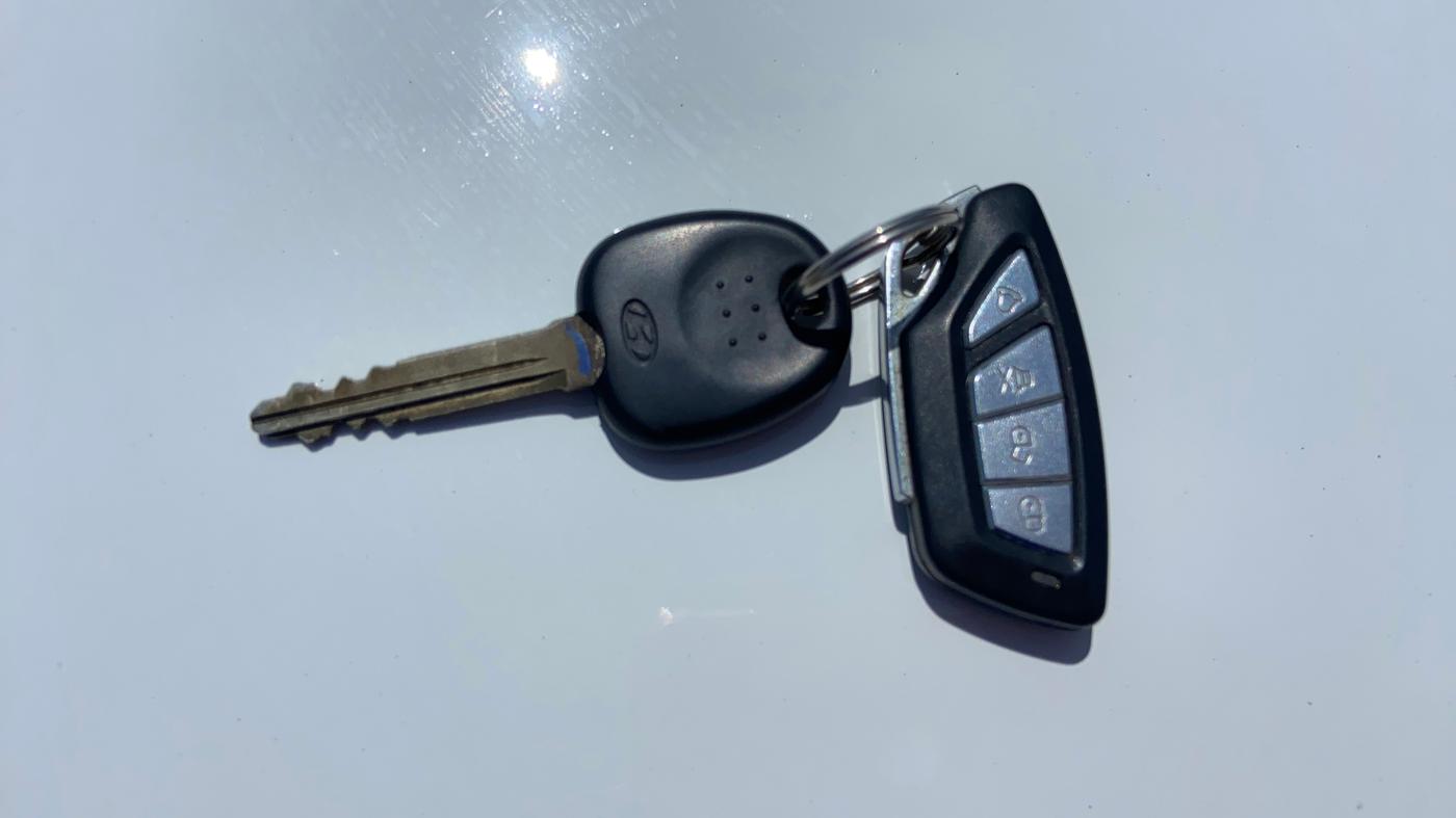2018 Hyundai Eon ERA +, Petrol, Manual, 61,857 km, Key Close Up