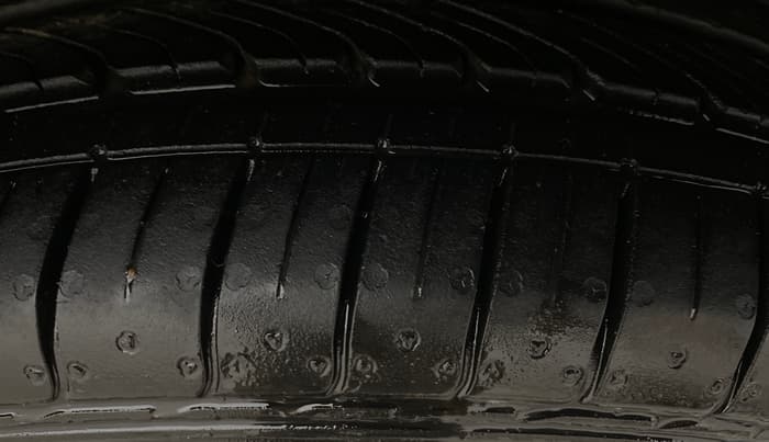 2024 Maruti Baleno DELTA PETROL 1.2, Petrol, Manual, 80,104 km, Right Front Tyre Tread
