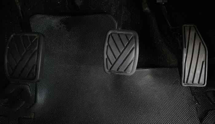 2024 Maruti Baleno DELTA PETROL 1.2, Petrol, Manual, 80,104 km, Pedals