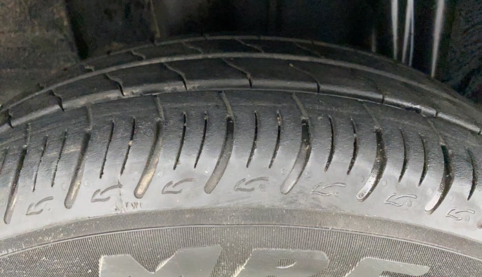 2021 Renault TRIBER RXZ AT, Petrol, Automatic, 10,682 km, Right Rear Tyre Tread