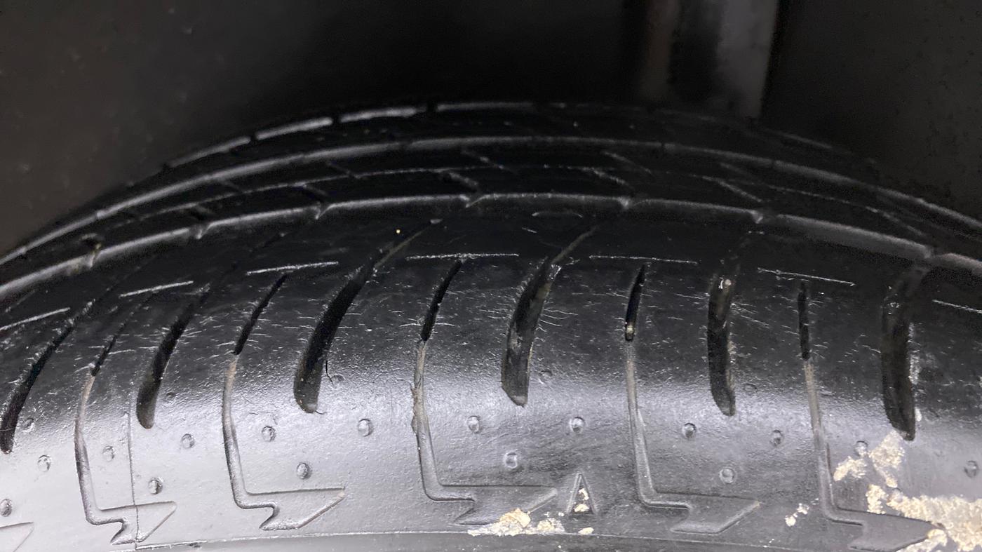 2018 Ford Ecosport 1.5 TDCI TITANIUM PLUS, Diesel, Manual, 36,740 km, Left Rear Tyre Tread