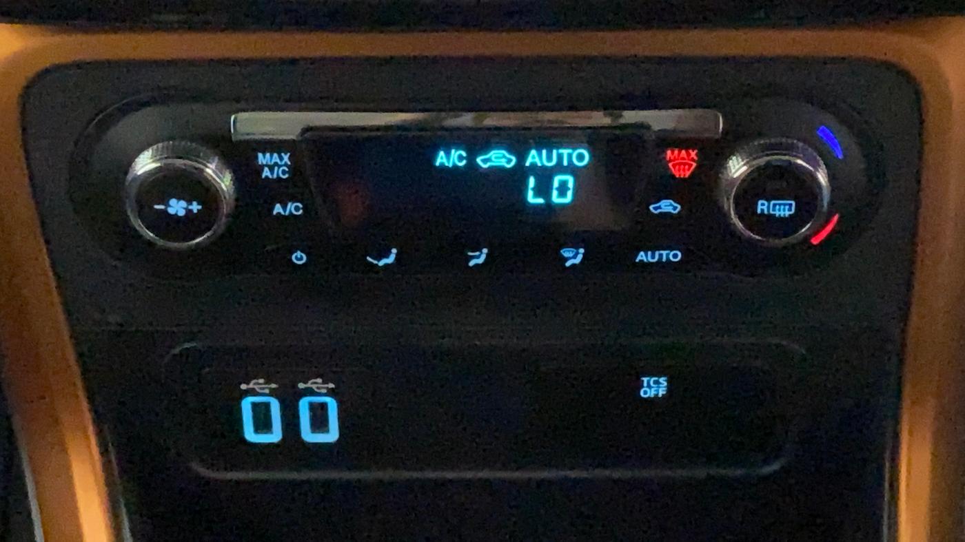 2020 Ford Ecosport TITANIUM 1.5L SPORTS(SUNROOF) DIESEL, Diesel, Manual, 5,794 km, Automatic Climate Control