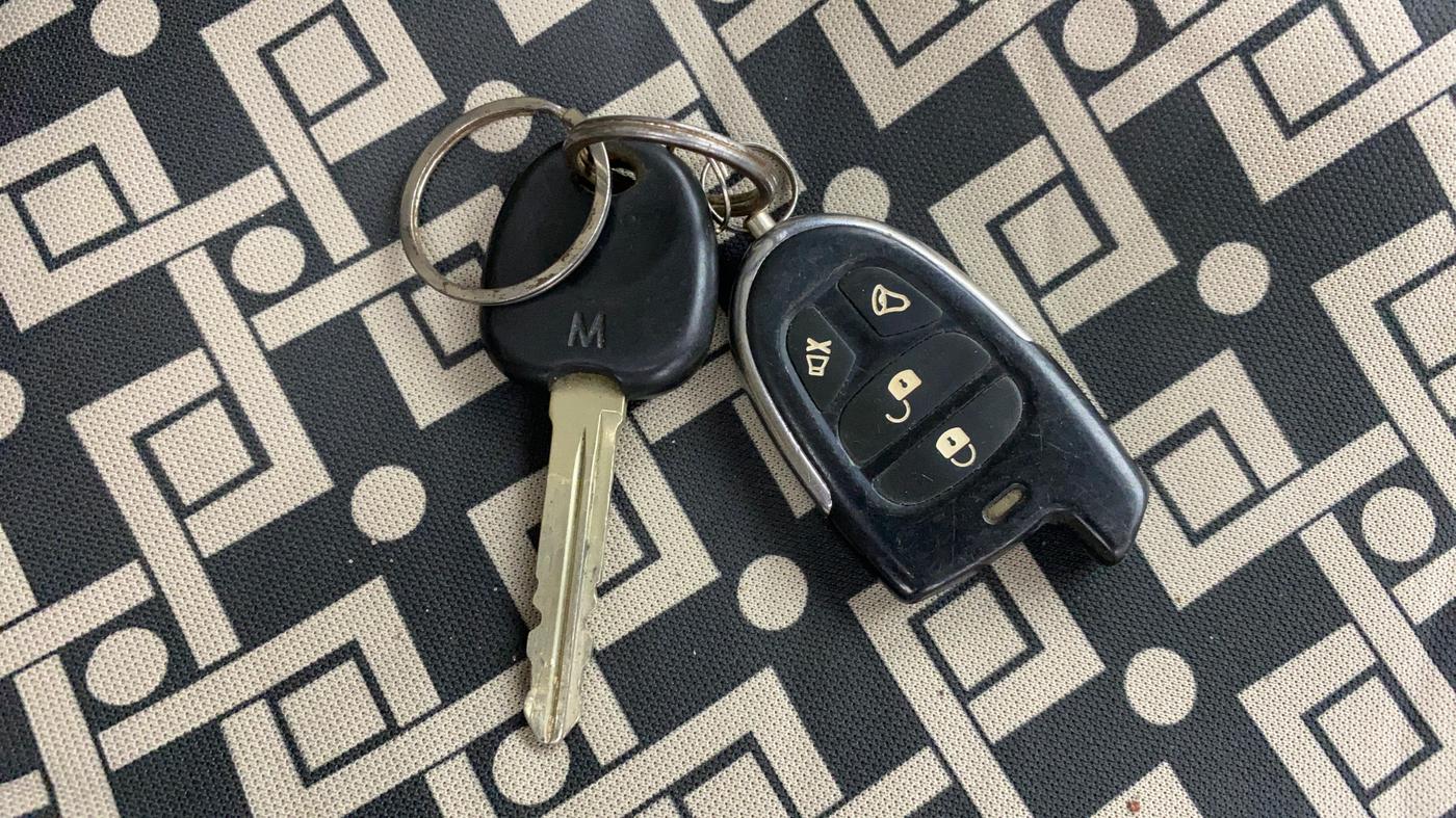 2018 Hyundai Eon ERA +, CNG, Manual, 86,301 km, Key Close Up
