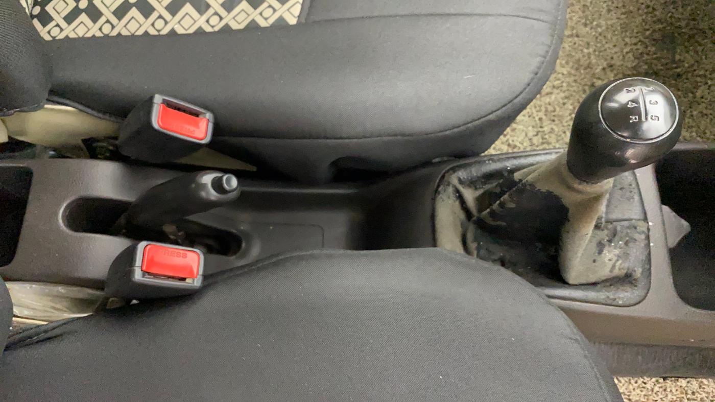 2018 Hyundai Eon ERA +, CNG, Manual, 86,301 km, Gear Lever