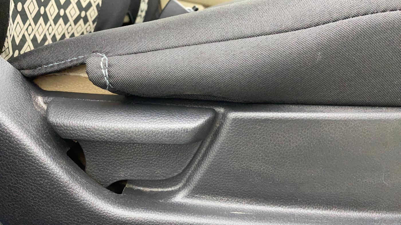 2018 Hyundai Eon ERA +, CNG, Manual, 86,301 km, Driver Side Adjustment Panel