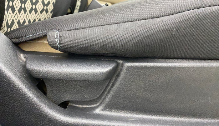 2018 Hyundai Eon ERA +, CNG, Manual, 86,223 km, Driver Side Adjustment Panel