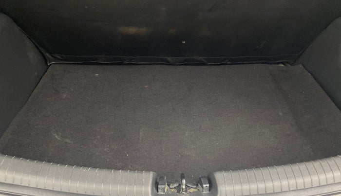 2018 Hyundai Grand i10 MAGNA AT 1.2 KAPPA VTVT, Petrol, Automatic, 49,574 km, Boot Inside