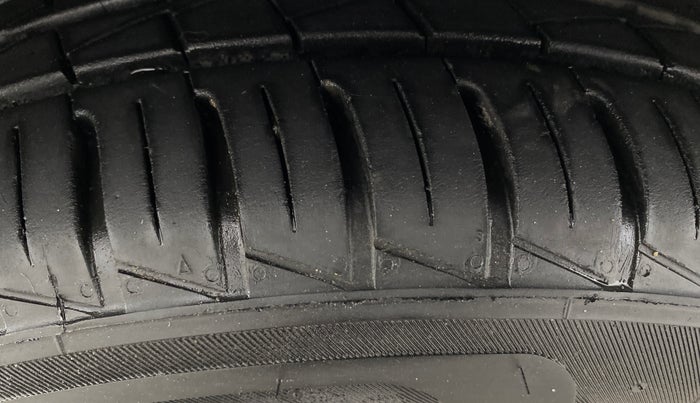 2018 Hyundai Grand i10 MAGNA AT 1.2 KAPPA VTVT, Petrol, Automatic, 49,574 km, Left Front Tyre Tread