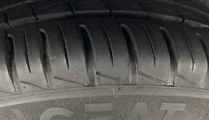 2018 Hyundai Grand i10 MAGNA AT 1.2 KAPPA VTVT, Petrol, Automatic, 49,574 km, Right Front Tyre Tread