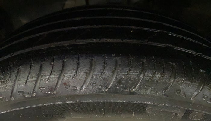 2022 Nissan MAGNITE XV MT, Petrol, Manual, 35,208 km, Left Front Tyre Tread