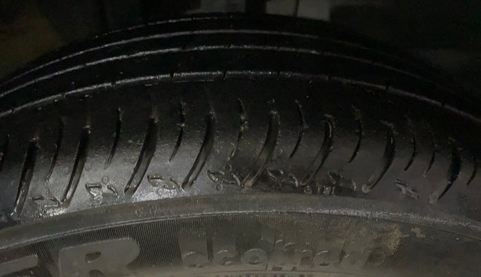 2022 Nissan MAGNITE XV MT, Petrol, Manual, 35,208 km, Right Front Tyre Tread