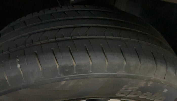 2022 Hyundai VENUE S(O) 1.2, Petrol, Manual, 10,700 km, Right Front Tyre Tread