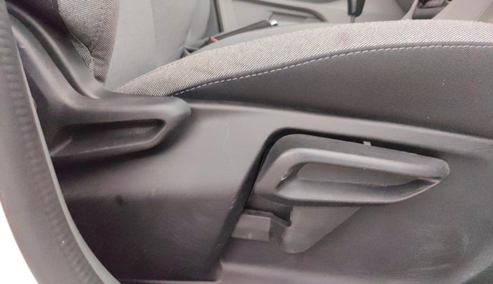 2025 Tata Tiago XZA, Petrol, Automatic, 1,702 km, Driver Side Adjustment Panel