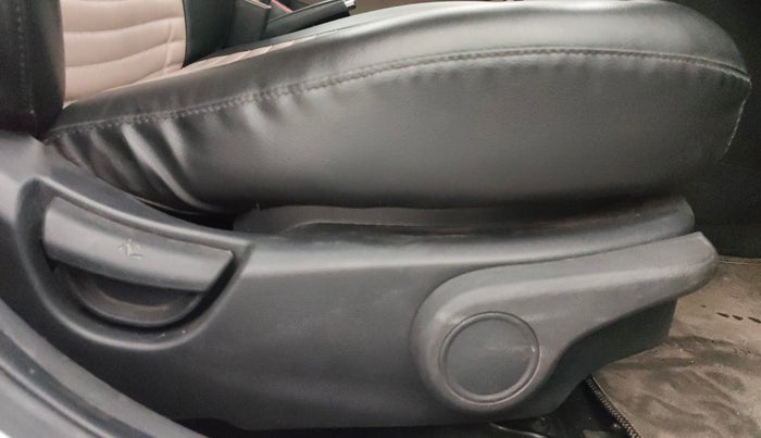 2016 Hyundai Grand i10 ASTA AT 1.2 KAPPA VTVT, Petrol, Automatic, 53,197 km, Driver Side Adjustment Panel