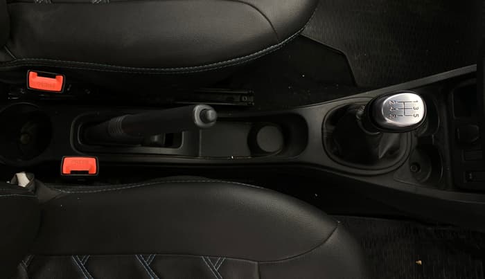 2019 Renault Duster RXS 1.5 PETROL MT, Petrol, Manual, 52,218 km, Gear Lever
