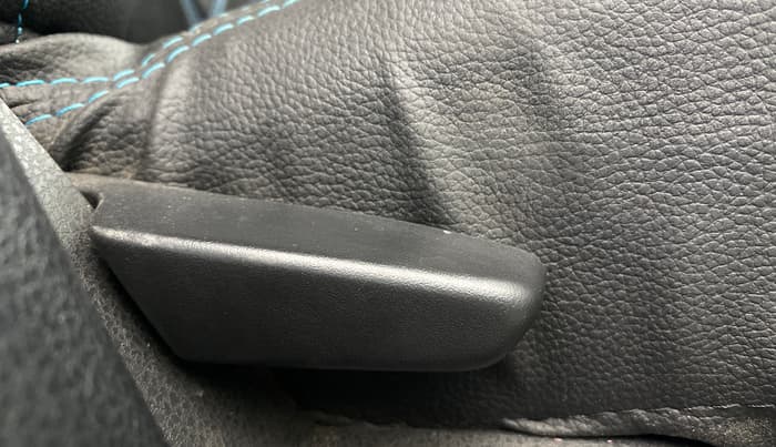 2019 Renault Duster RXS 1.5 PETROL MT, Petrol, Manual, 52,218 km, Driver Side Adjustment Panel