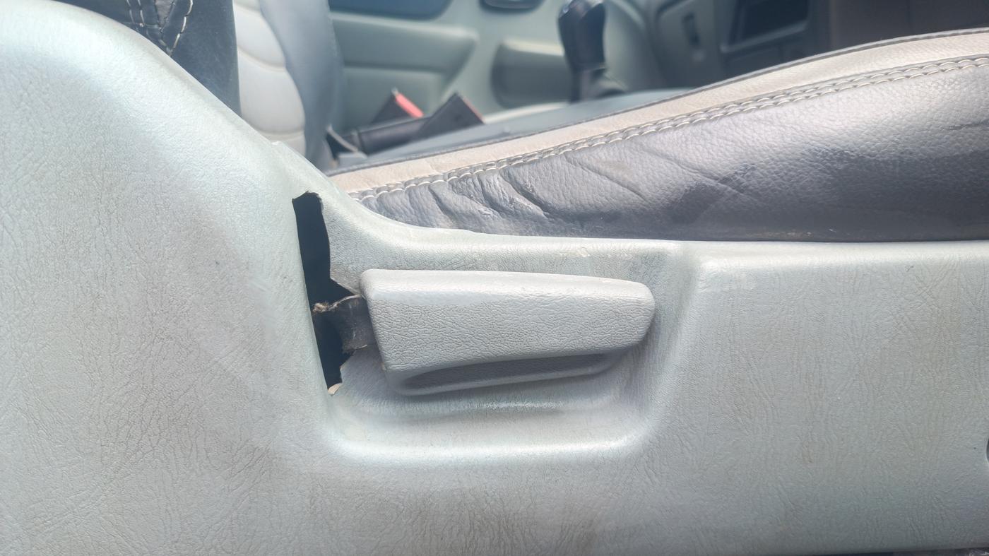 2013 Maruti Alto K10 VXI, Petrol, Manual, 95,666 km, Driver Side Adjustment Panel