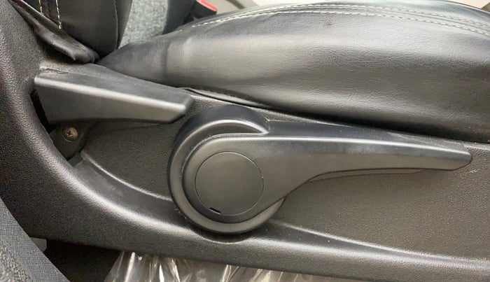 2018 Tata NEXON XZ PETROL, Petrol, Manual, 31,076 km, Driver Side Adjustment Panel