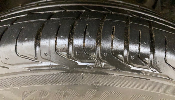 2018 Tata NEXON XZ PETROL, Petrol, Manual, 31,076 km, Left Front Tyre Tread