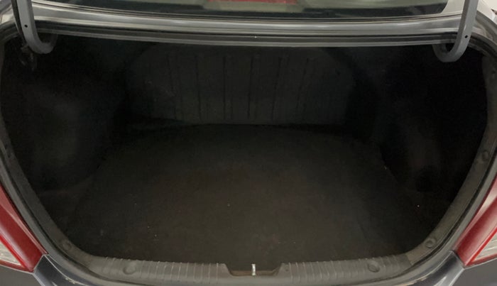 2013 Hyundai Verna FLUIDIC 1.6 VTVT SX, Petrol, Manual, 77,894 km, Boot Inside