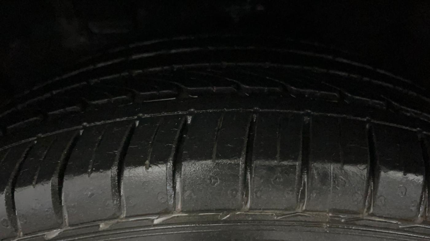2013 Hyundai Verna FLUIDIC 1.6 VTVT SX, Petrol, Manual, 77,894 km, Left Front Tyre Tread