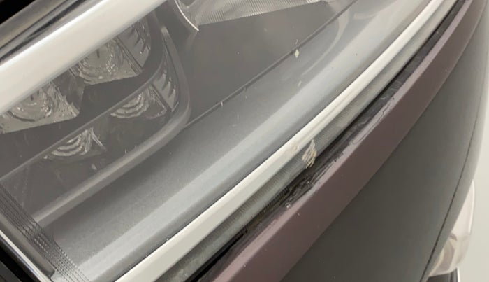 2018 Toyota Innova Crysta 2.4 VX 8 STR, Diesel, Manual, 81,894 km, Left headlight - Minor scratches