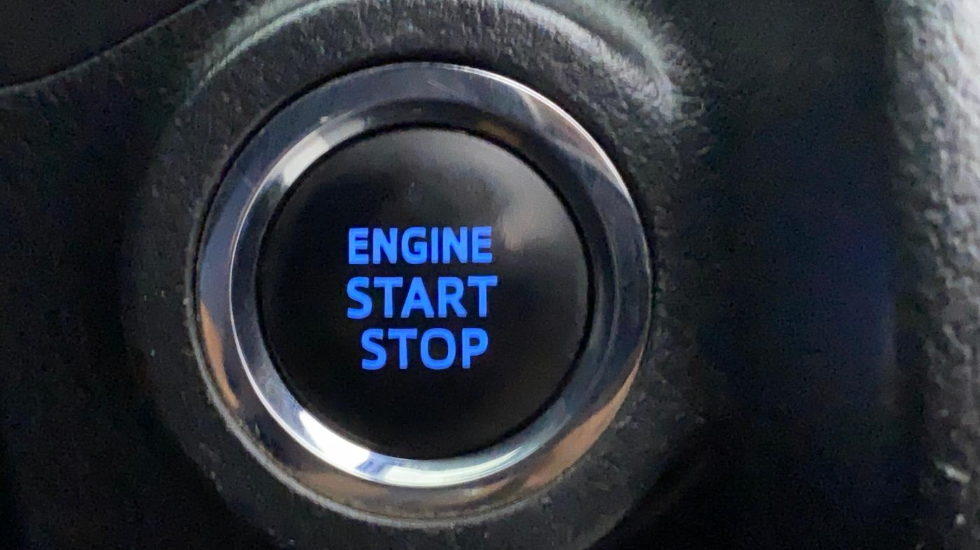 2018 Toyota Innova Crysta 2.4 VX 8 STR, Diesel, Manual, 81,894 km, Keyless Start/ Stop Button