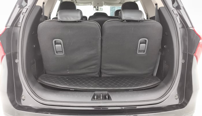 2024 Mahindra XUV700 AX5 Petrol AT 7 STR, Petrol, Automatic, 10,524 km, Boot Inside