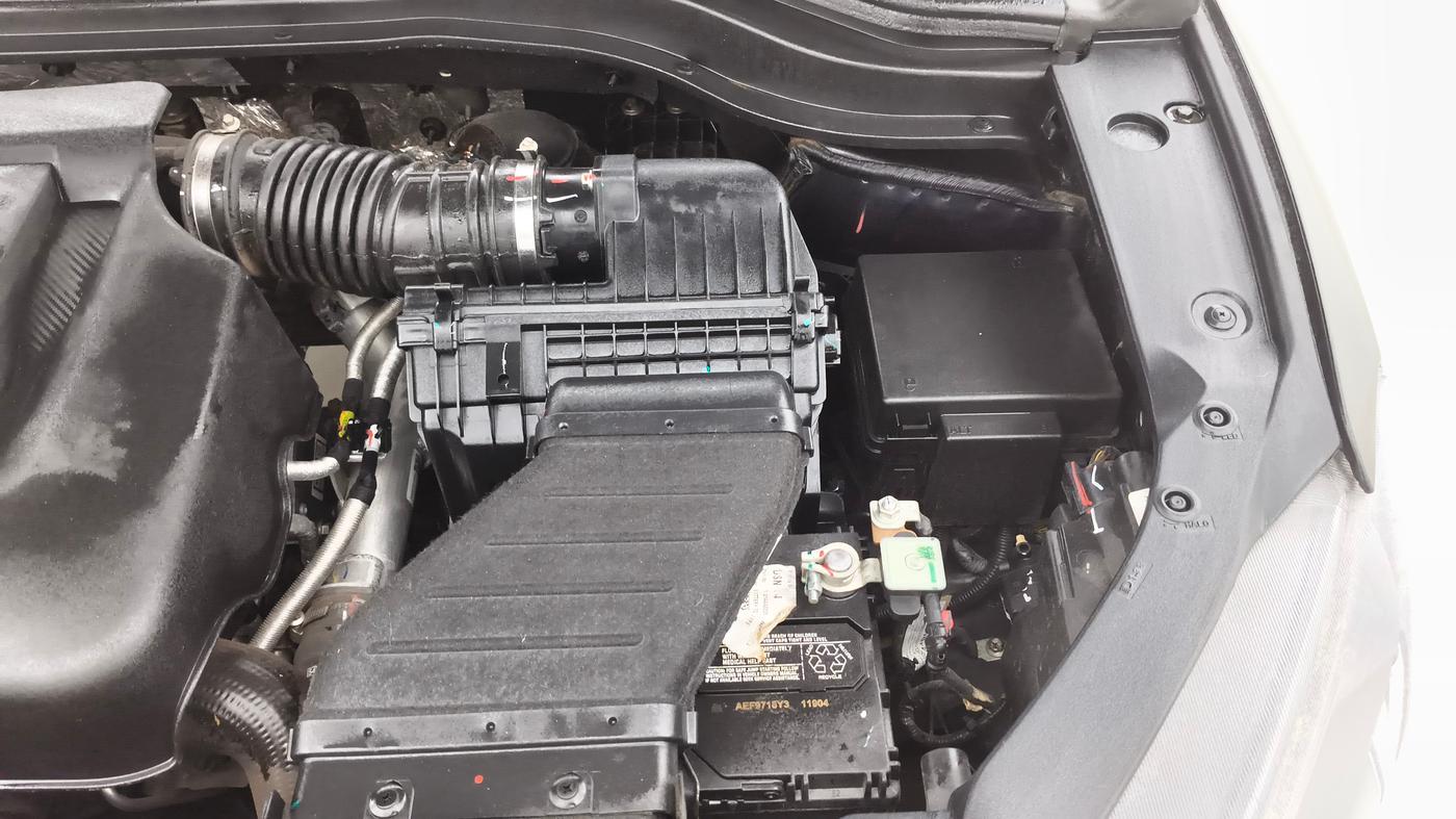 2024 Mahindra XUV700 AX5 Petrol AT 7 STR, Petrol, Automatic, 10,524 km, Engine View - Left