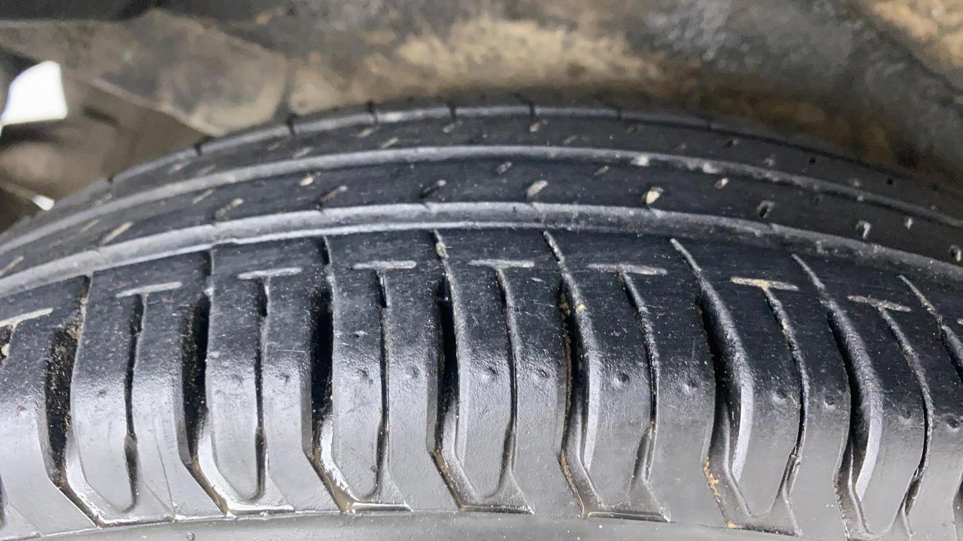 2010 Hyundai i10 MAGNA 1.2, Petrol, Manual, 49,975 km, Right Rear Tyre Tread