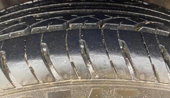 2015 Honda Amaze 1.2L I-VTEC VX, Petrol, Manual, 25,311 km, Left Front Tyre Tread