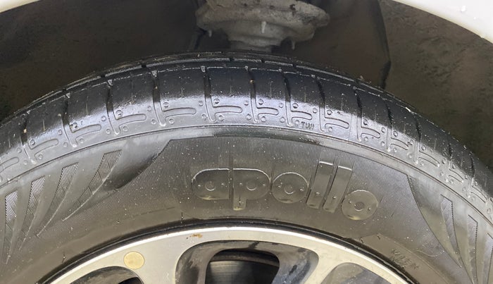 2017 Hyundai Grand i10 SPORTZ (O) AT 1.2 KAPPA VTVT, Petrol, Automatic, 66,322 km, Right Front Tyre Tread