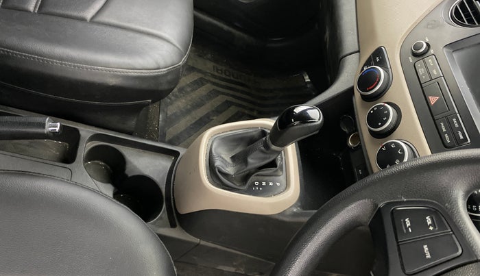 2017 Hyundai Grand i10 SPORTZ (O) AT 1.2 KAPPA VTVT, Petrol, Automatic, 66,322 km, Gear Lever